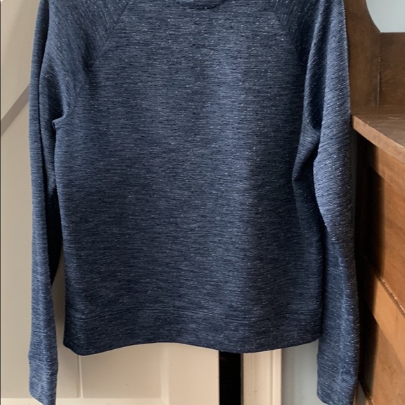 Ladies Long sleeve Under Armoured - Picture 4 of 5